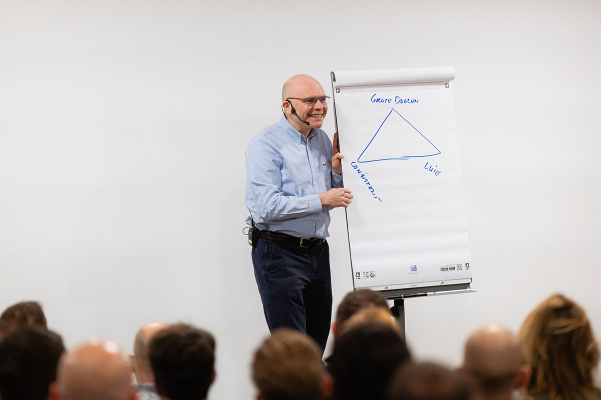 club49 masterclass Een coach geeft een sessie over communicatietechnieken aan ondernemers